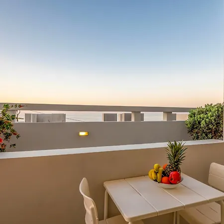 Vivian Art Aparthotel 3*