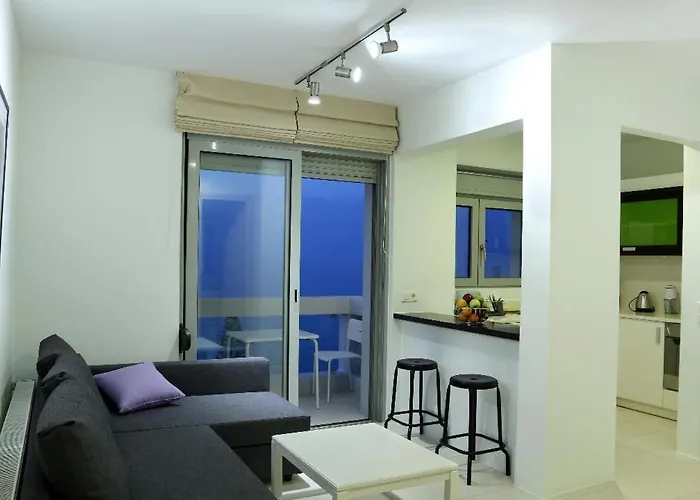 Aparthotel Vivian Art