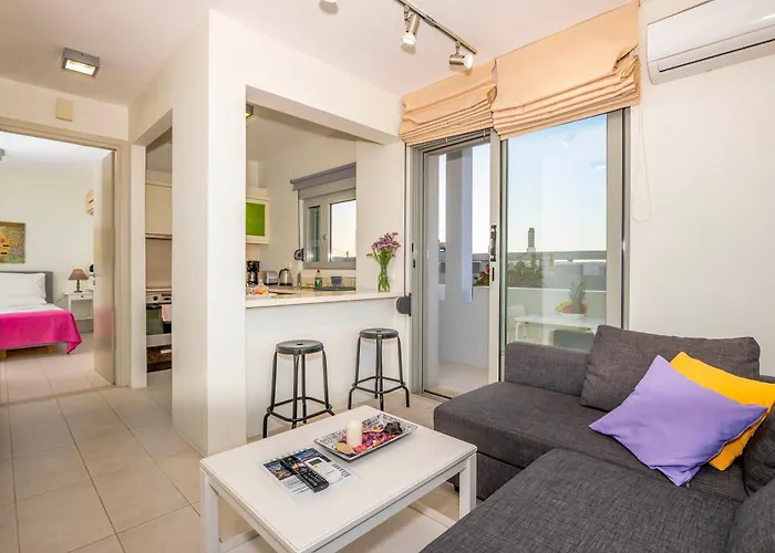 Aparthotel Vivian Art 3*