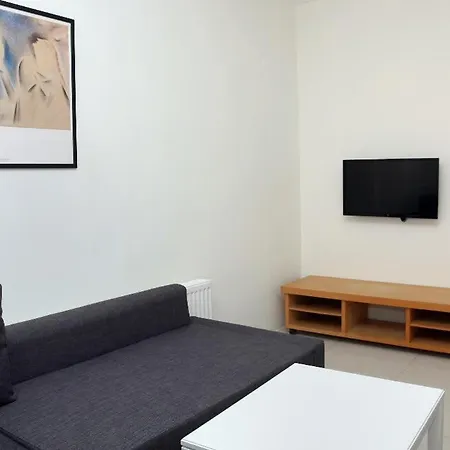 Vivian Art Aparthotel 3*