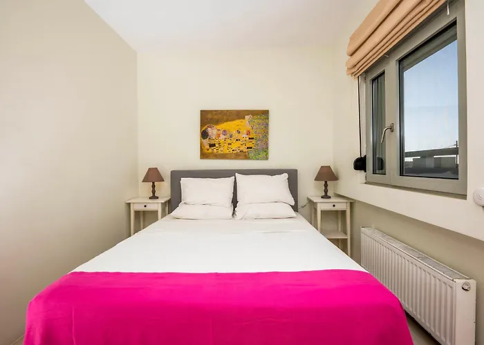 Vivian Art Aparthotel